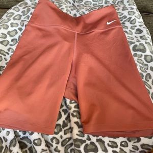 LIKE NEW NIKE BIKER SHORTS